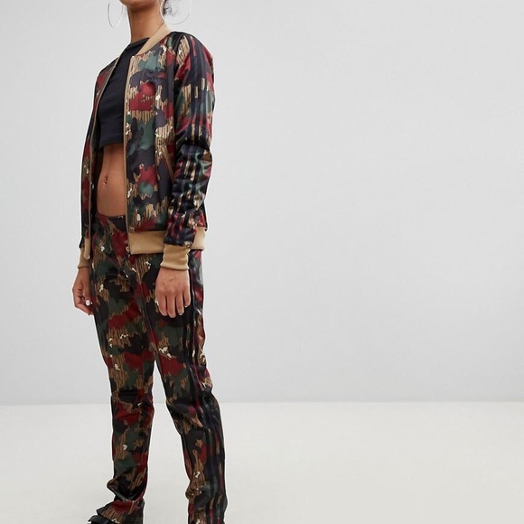 ADIDAS Pharrell Williams Hu Hiking Camo Pants - Picture 2 of 6